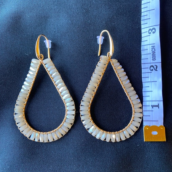 Gold tone with beige, sparkly beads statement dangle earrings - Picture 4 of 6